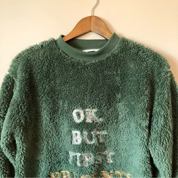 ✨$8 CLEAR-OUT✨ Bluenotes Sherpa Christmas Holiday Ok But First Presents Sweater - Picture 3 of 12